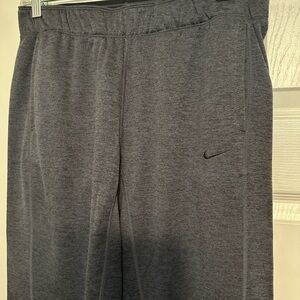 Nike Therma-Fit Gray Sweats - Women’s Medium
